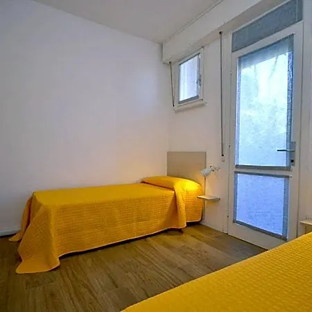 Spacious Flat With Pool View In Bibione