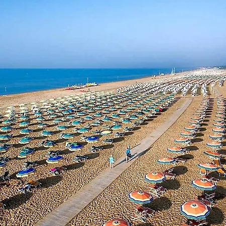 Hotel Spacious Flat With Pool View In Bibione